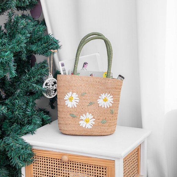 Elegant Handmade Straw Beach Bag with Floral Patterns for Summer Fun - Picture 3 of 6